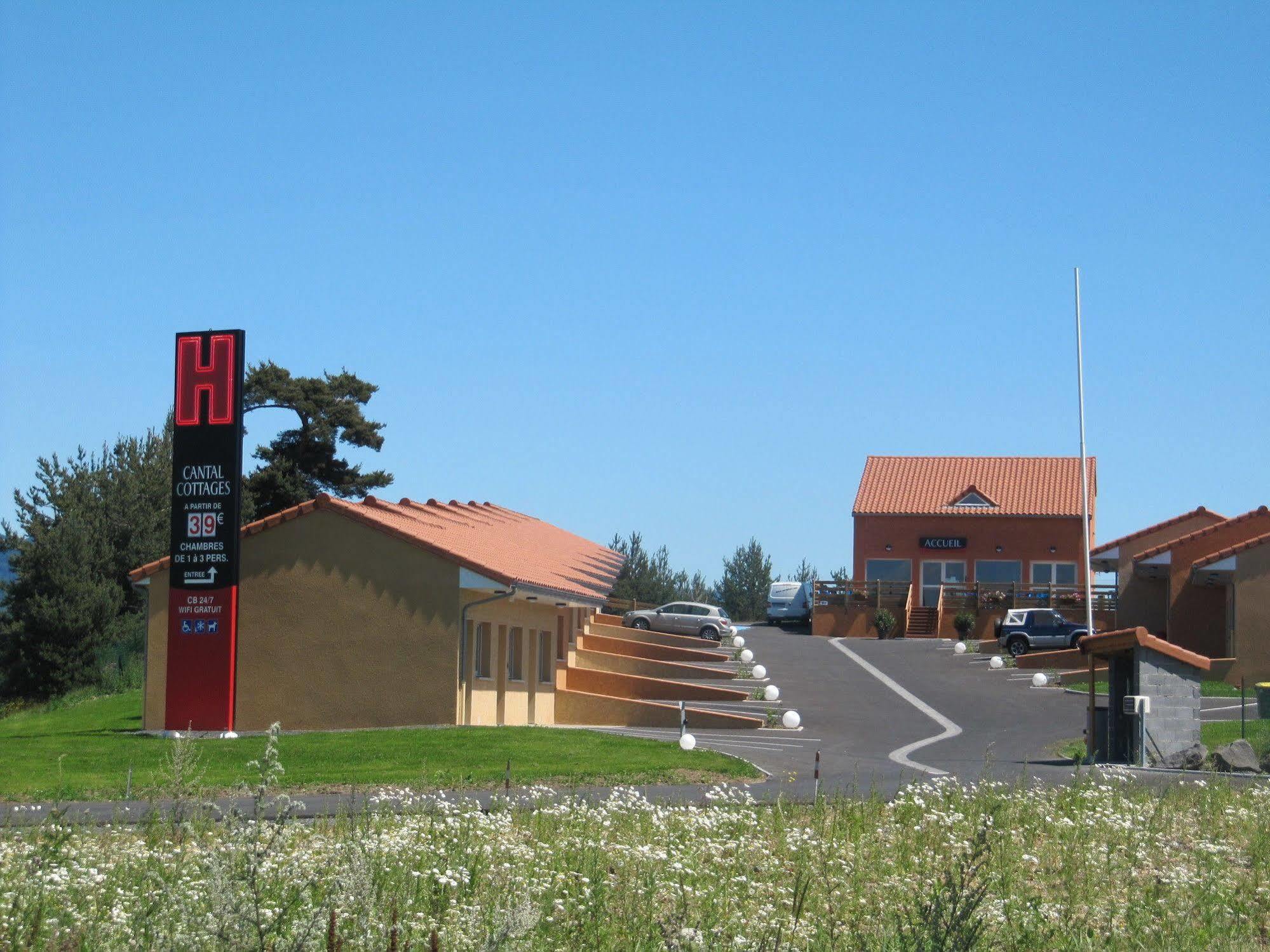 Hotel Cantal Cottages Saint-Georges  Luaran gambar