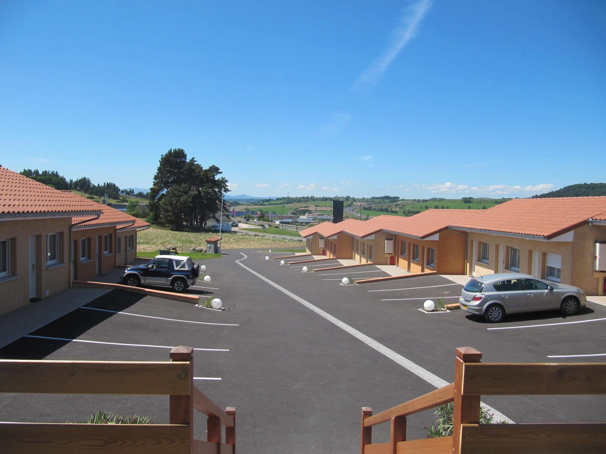 Hotel Cantal Cottages Saint-Georges  Luaran gambar